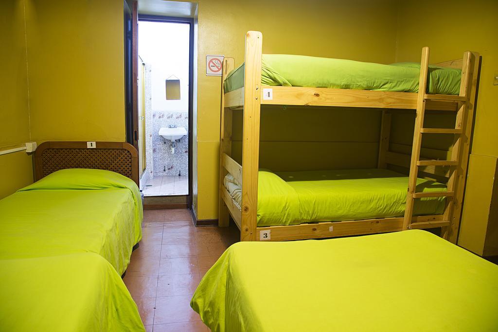The House Project Backpackers Лима Номер фото